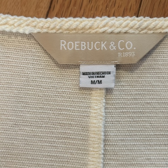 NWT blouse with buttons and tie front - Picture 3 of 5